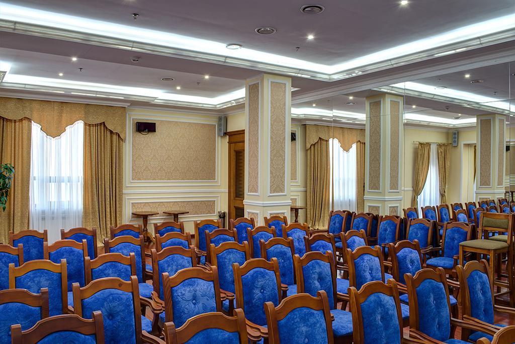 King Hotel Astana Bagian luar foto